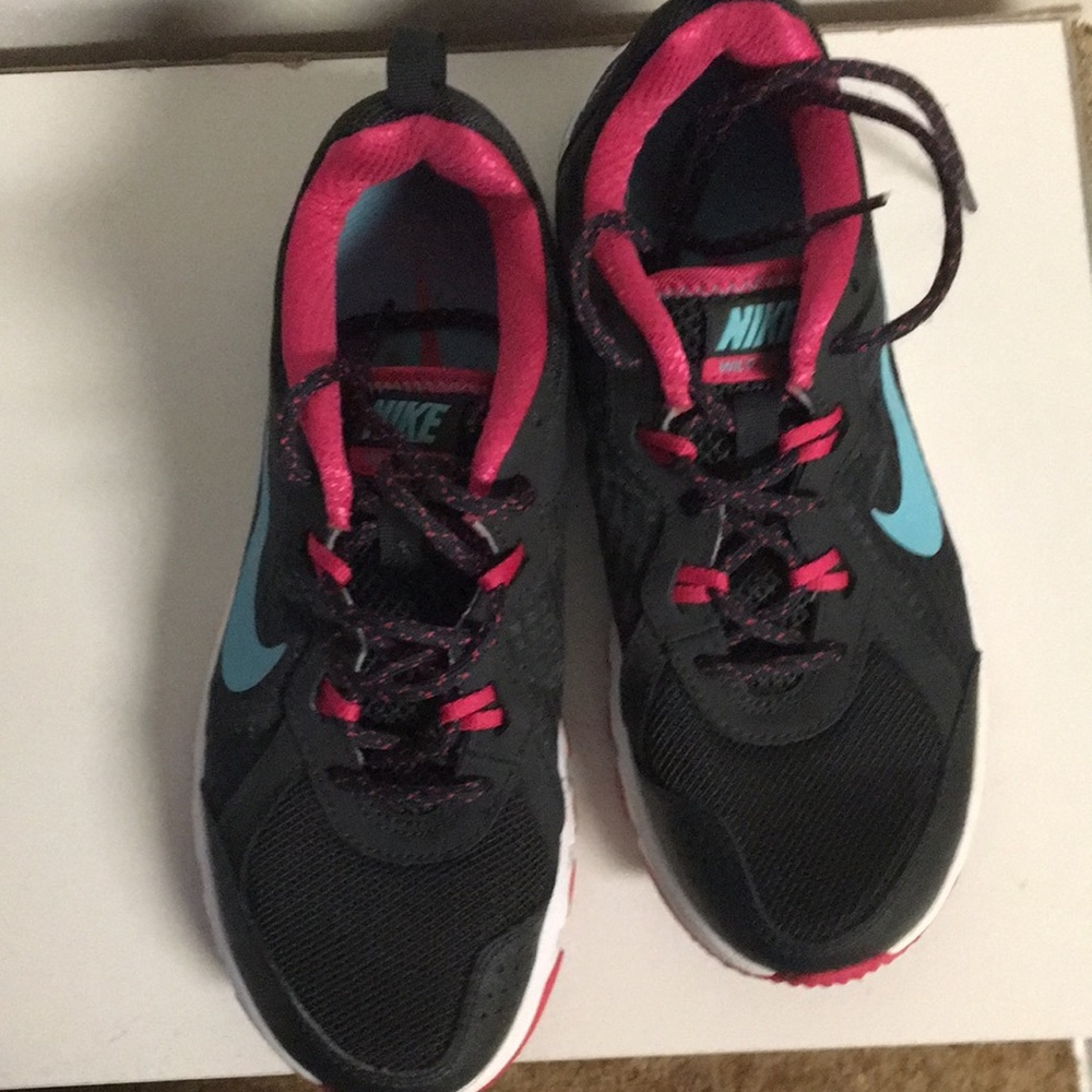Nike Black women shoes